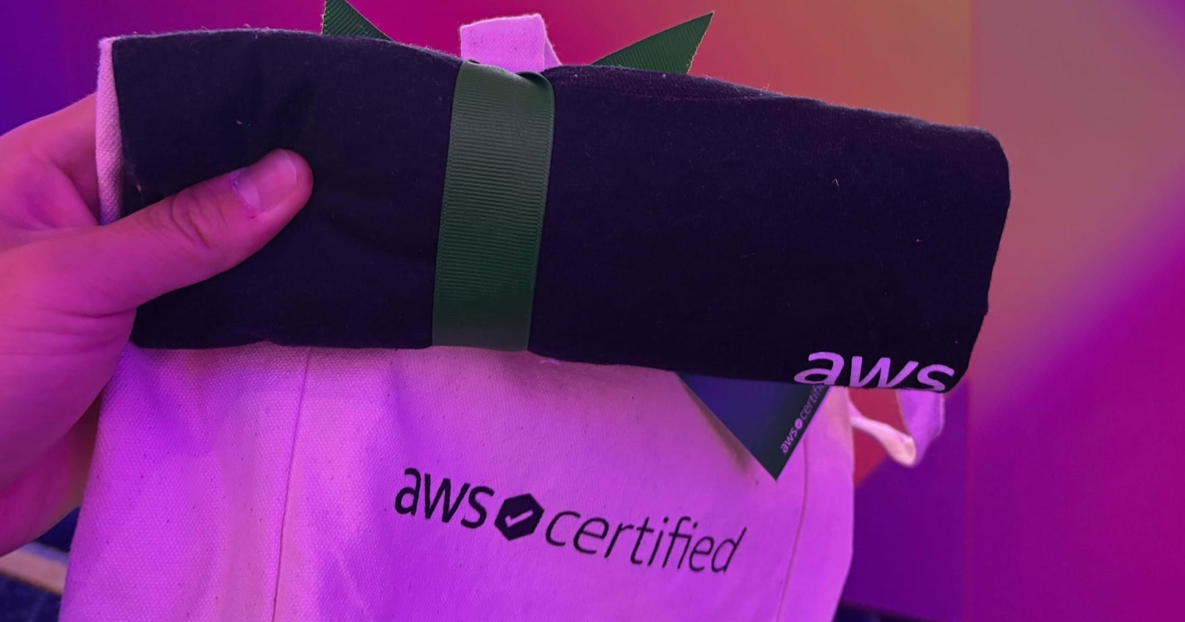 AWS認定Tシャツの受け取りをお忘れなく！#AWSreInvent