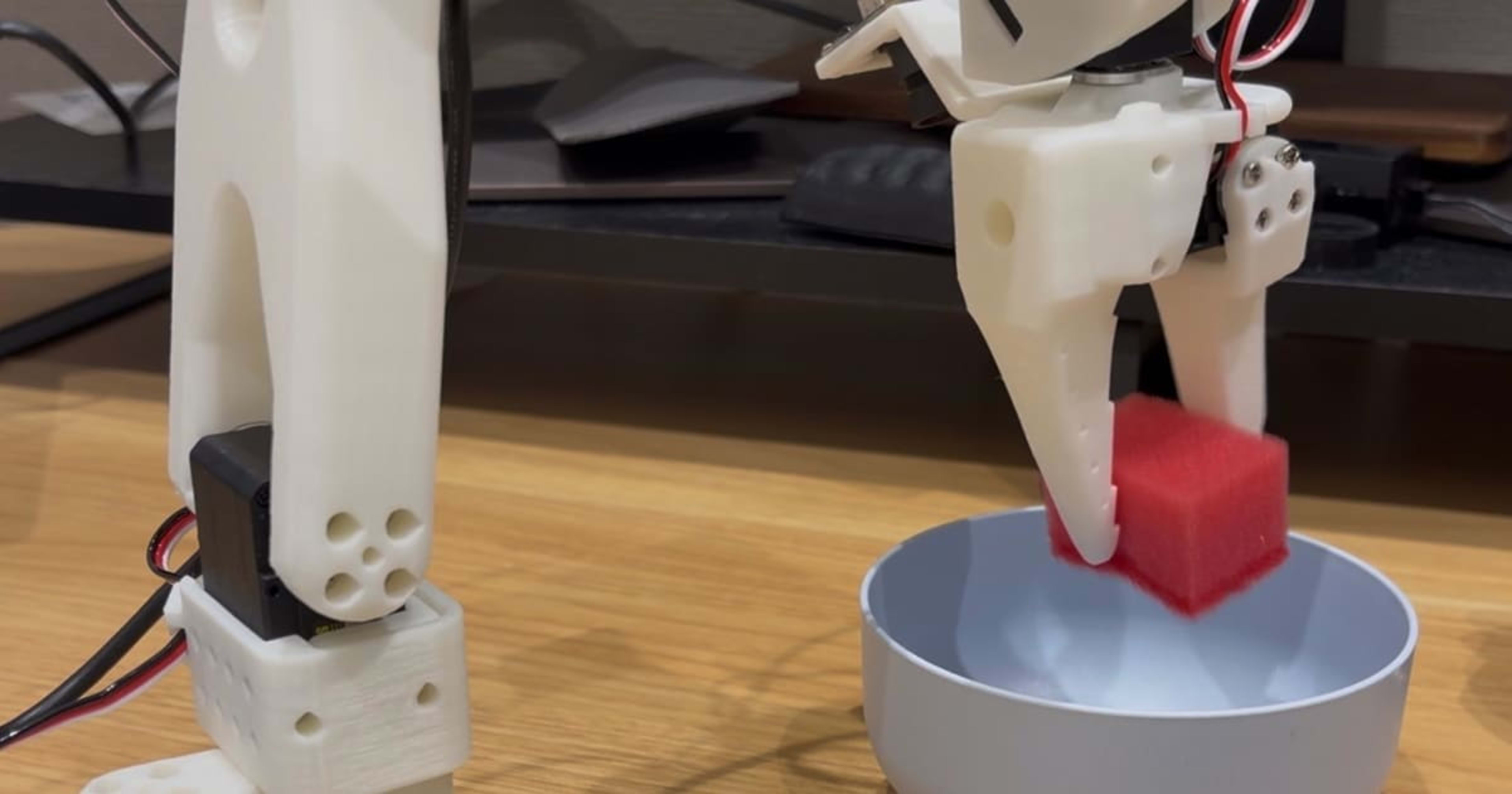 SO-ARM101 に LeRobot の ACT で模倣学習させてみた