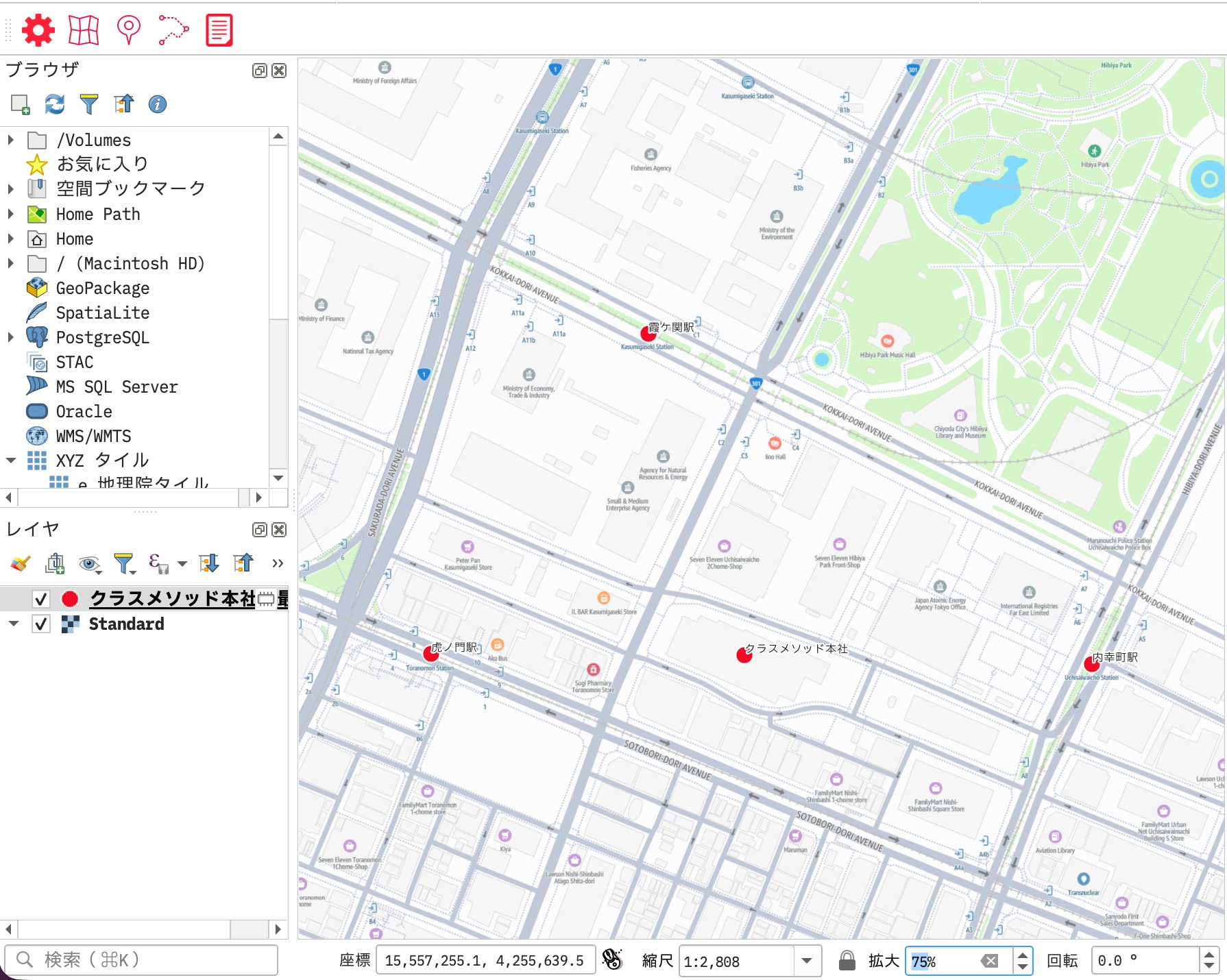 日比谷周辺に本社と3駅のポイント・ラベルが表示された地図